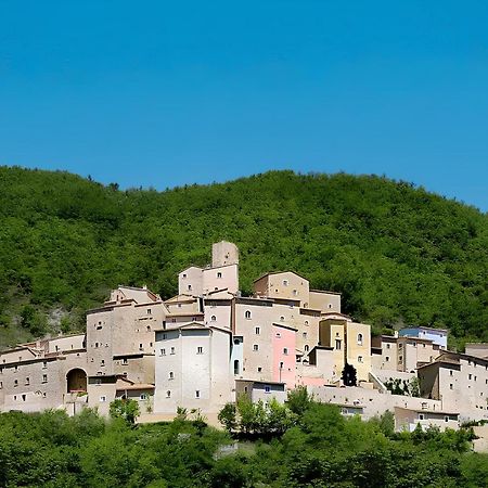 Castello Di Postignano Relais Hotell Sellano Exteriör bild