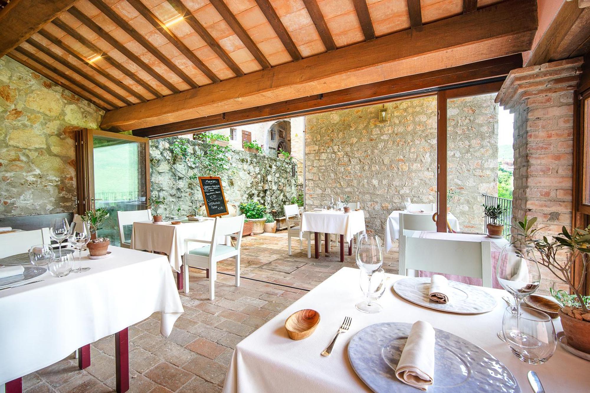Castello Di Postignano Relais Hotell Sellano Exteriör bild